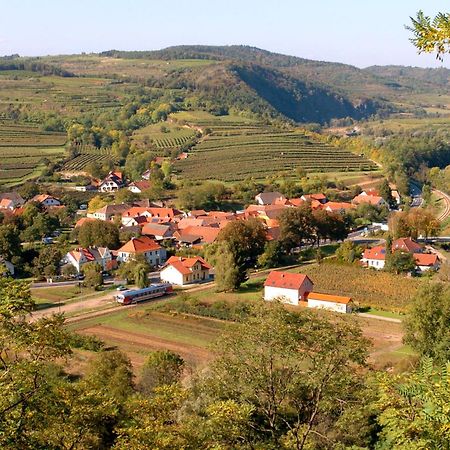 Hotel Zur Schonenburg Schönberg am Kamp المظهر الخارجي الصورة